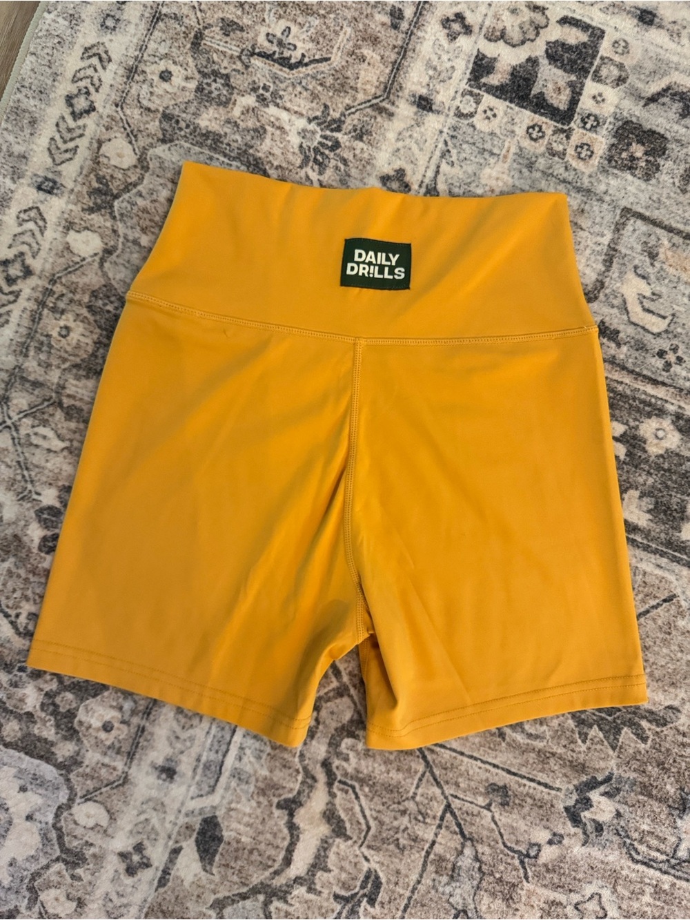 DAILY DRILLS High waist biker shorts, Size Small. Like new!